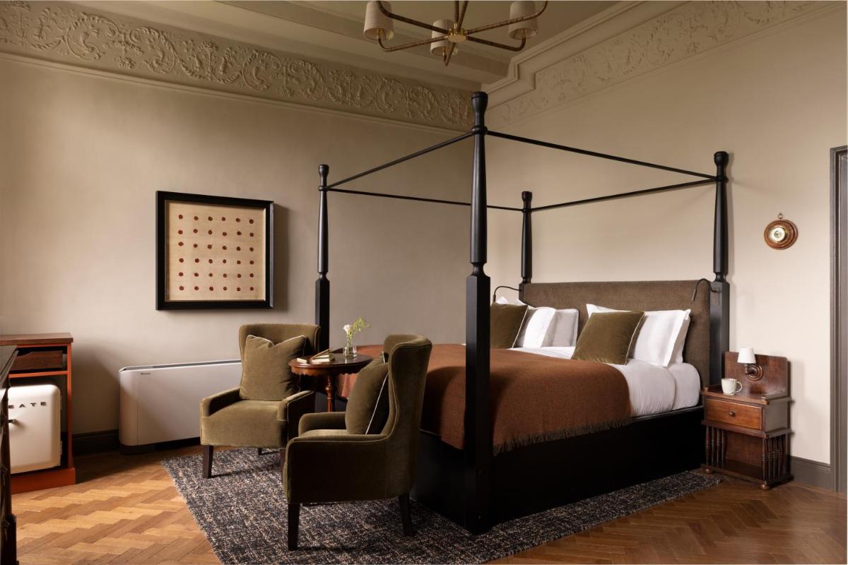 New Park Manor Hotel