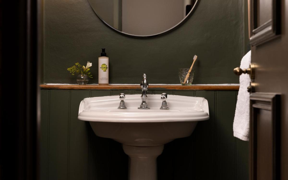 New Park Manor Hotel