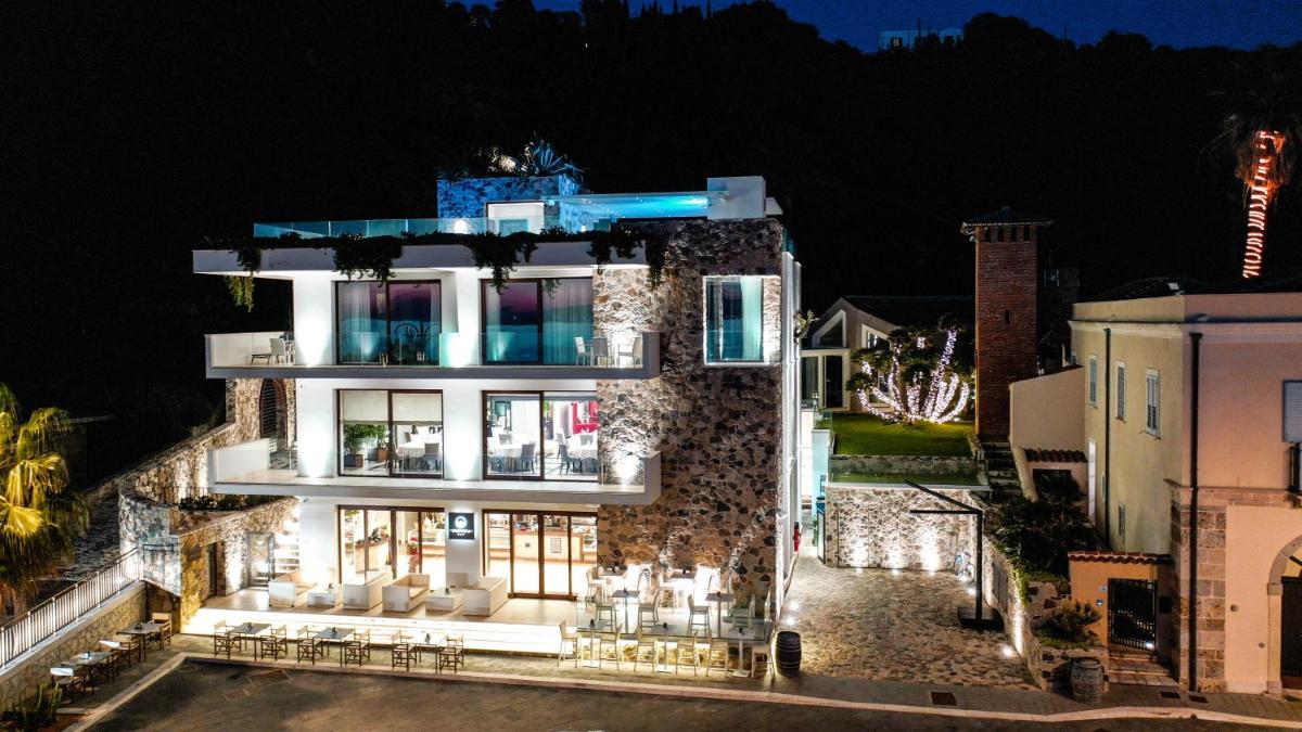 Ngonia Bay Boutique Hotel