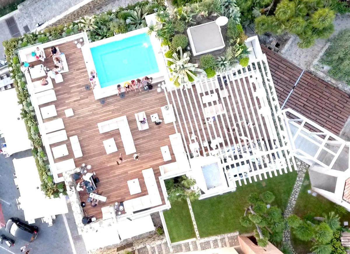 Ngonia Bay Boutique Hotel