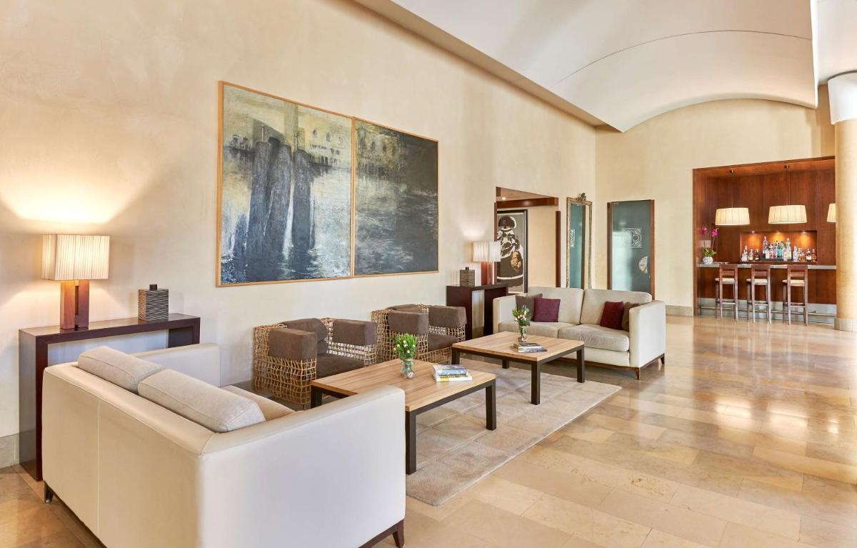 NH Collection Palacio de Burgos