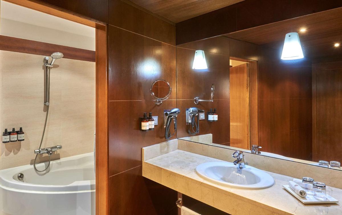 NH Collection Palacio de Burgos