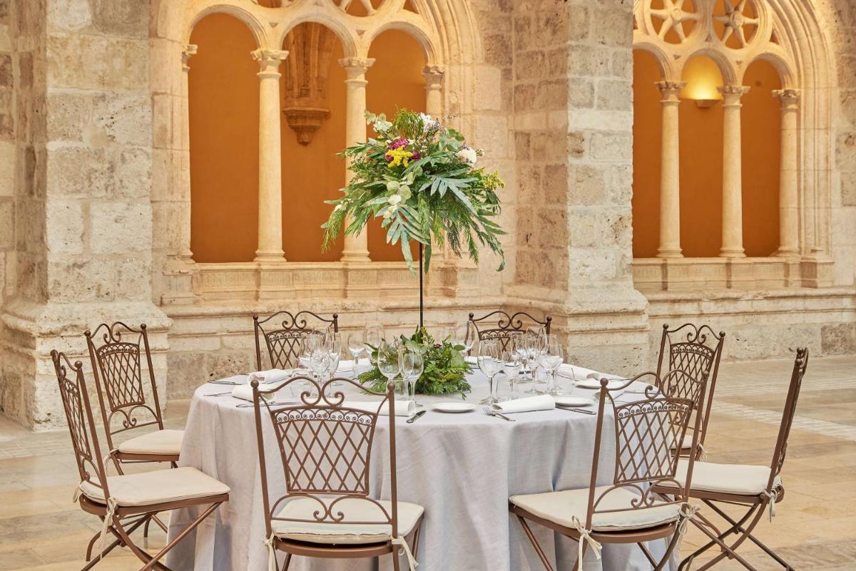 NH Collection Palacio de Burgos