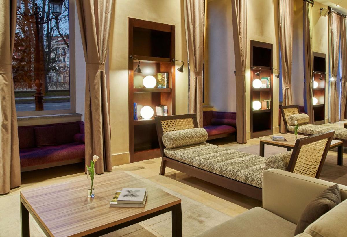 NH Collection Palacio de Burgos