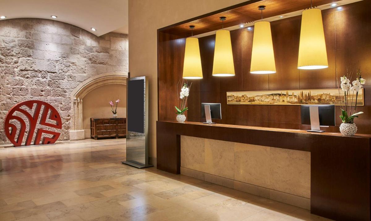 NH Collection Palacio de Burgos