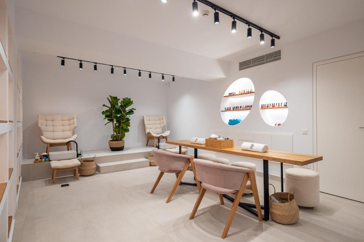 Nikki Beach Resort & Spa Santorini