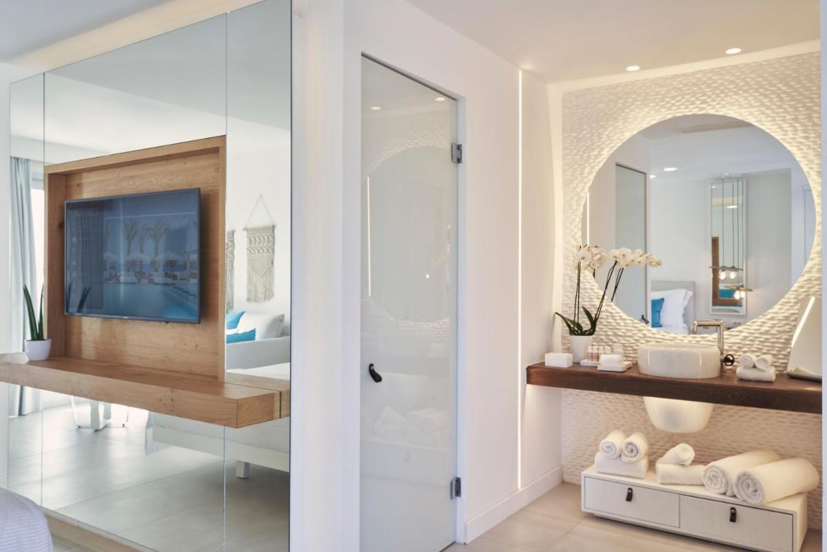Nikki Beach Resort & Spa Santorini
