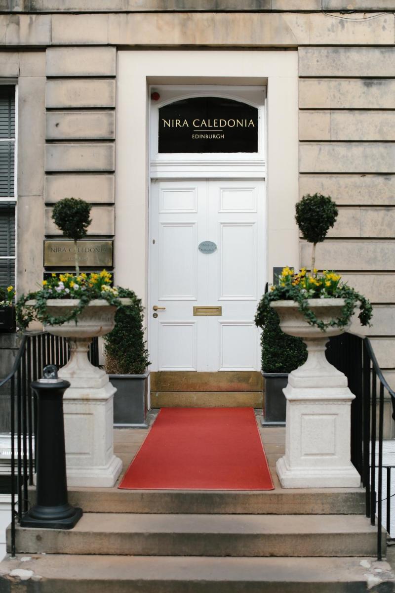 Nira Caledonia