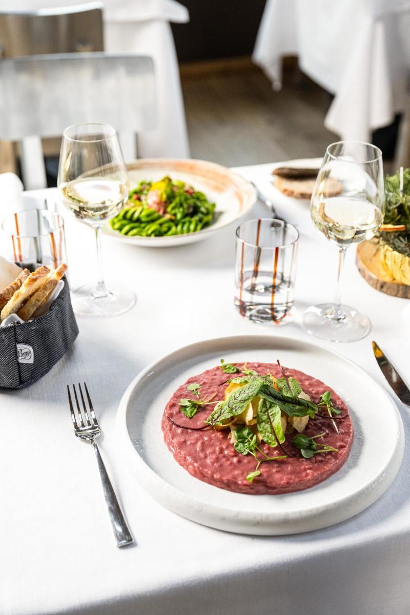 Montana Lodge & Spa, by R Collection Hotels