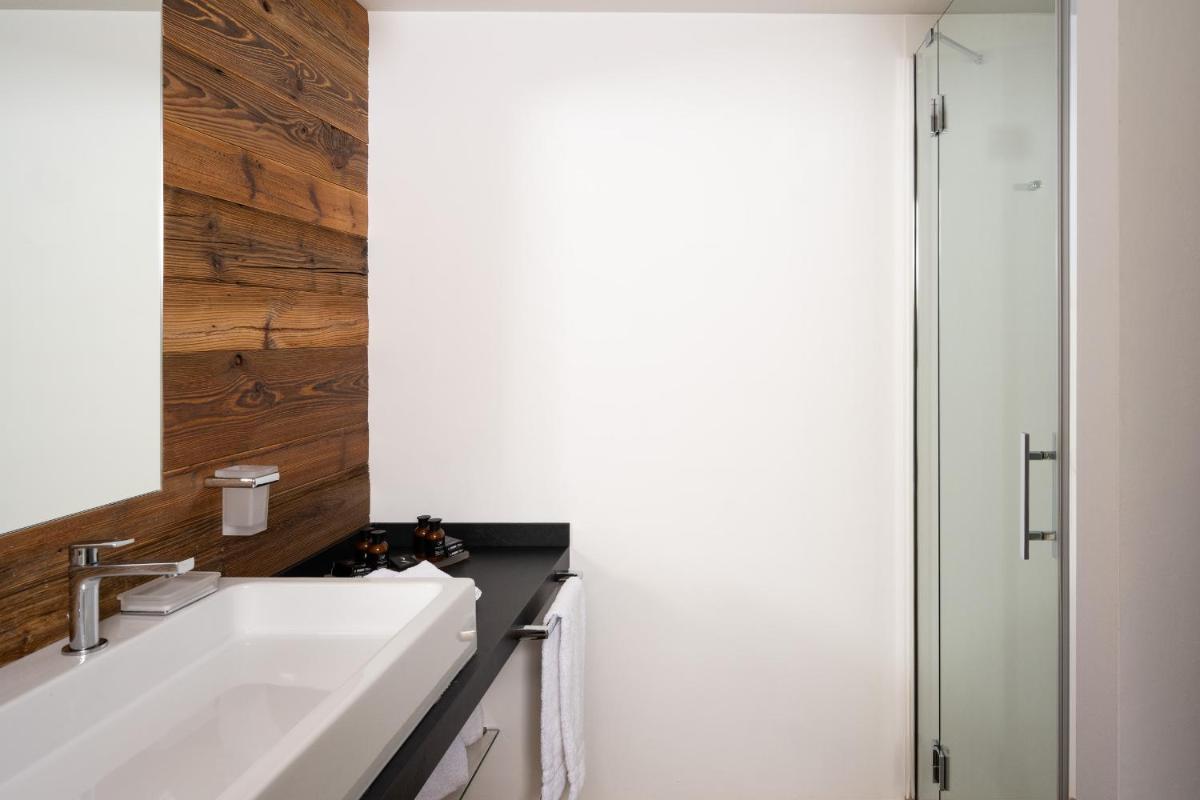 Montana Lodge & Spa, by R Collection Hotels