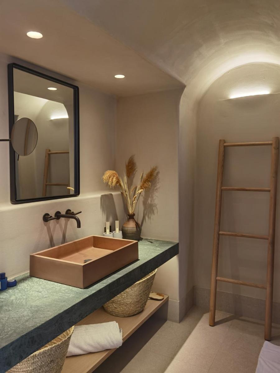 NOS Hotel & Villas