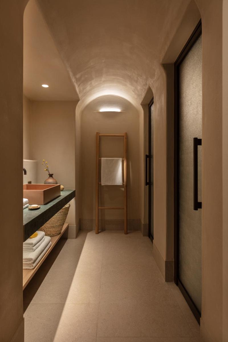 NOS Hotel & Villas