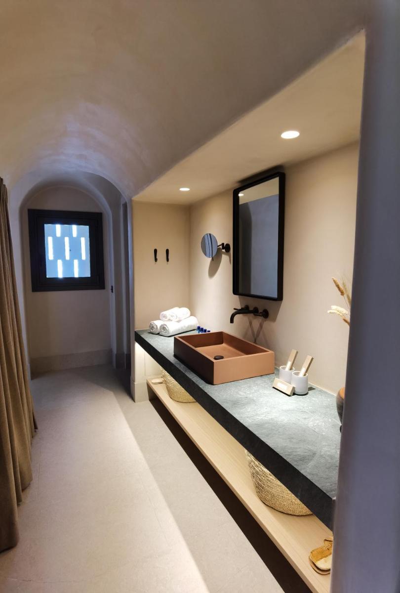 NOS Hotel & Villas