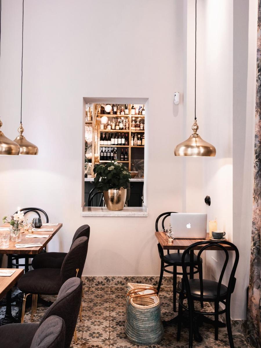 Ocho Suites & Kitchen