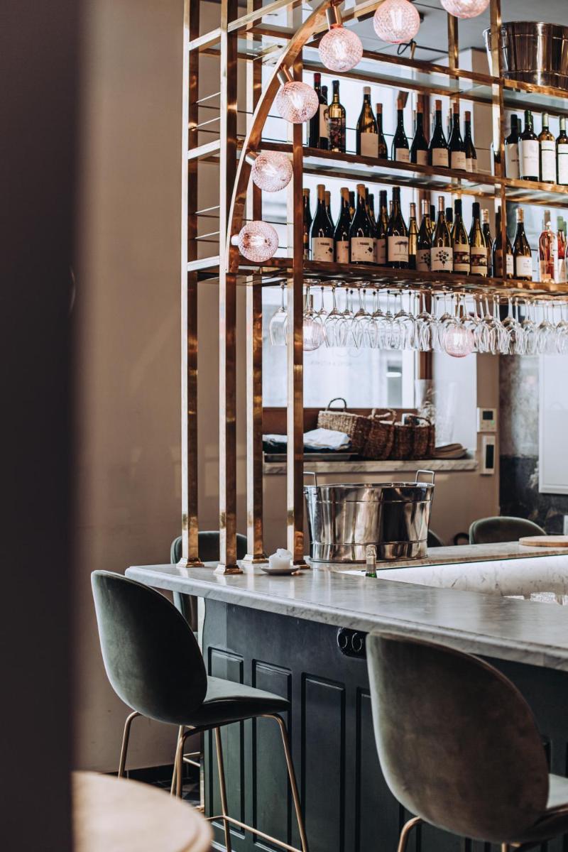Ocho Suites & Kitchen