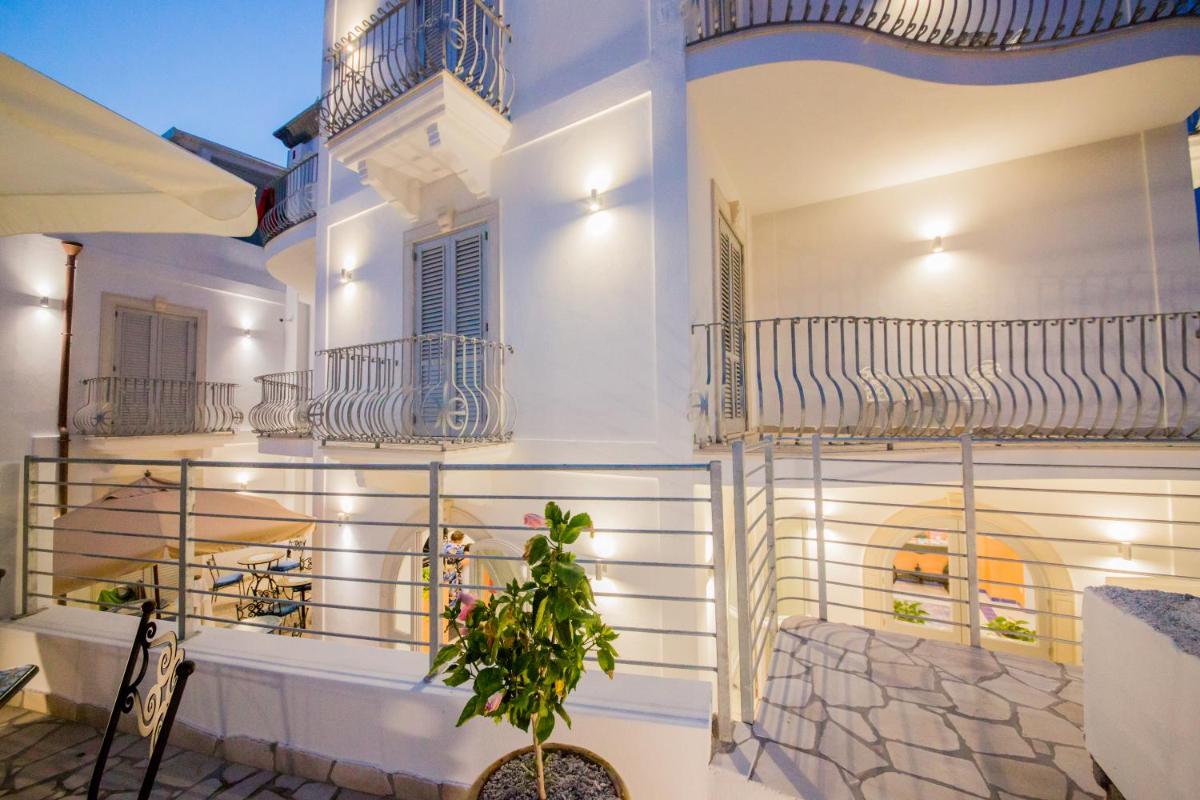 Odysseus Hotel