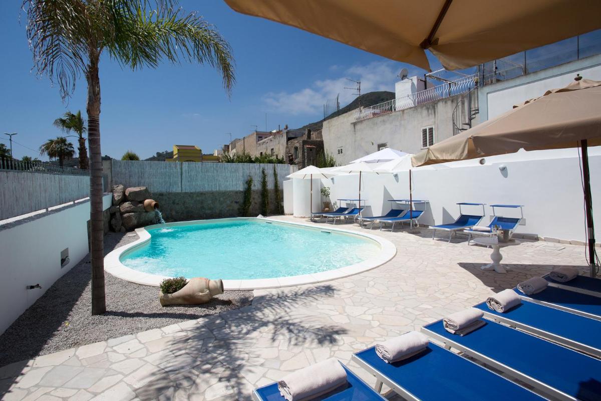 Odysseus Hotel