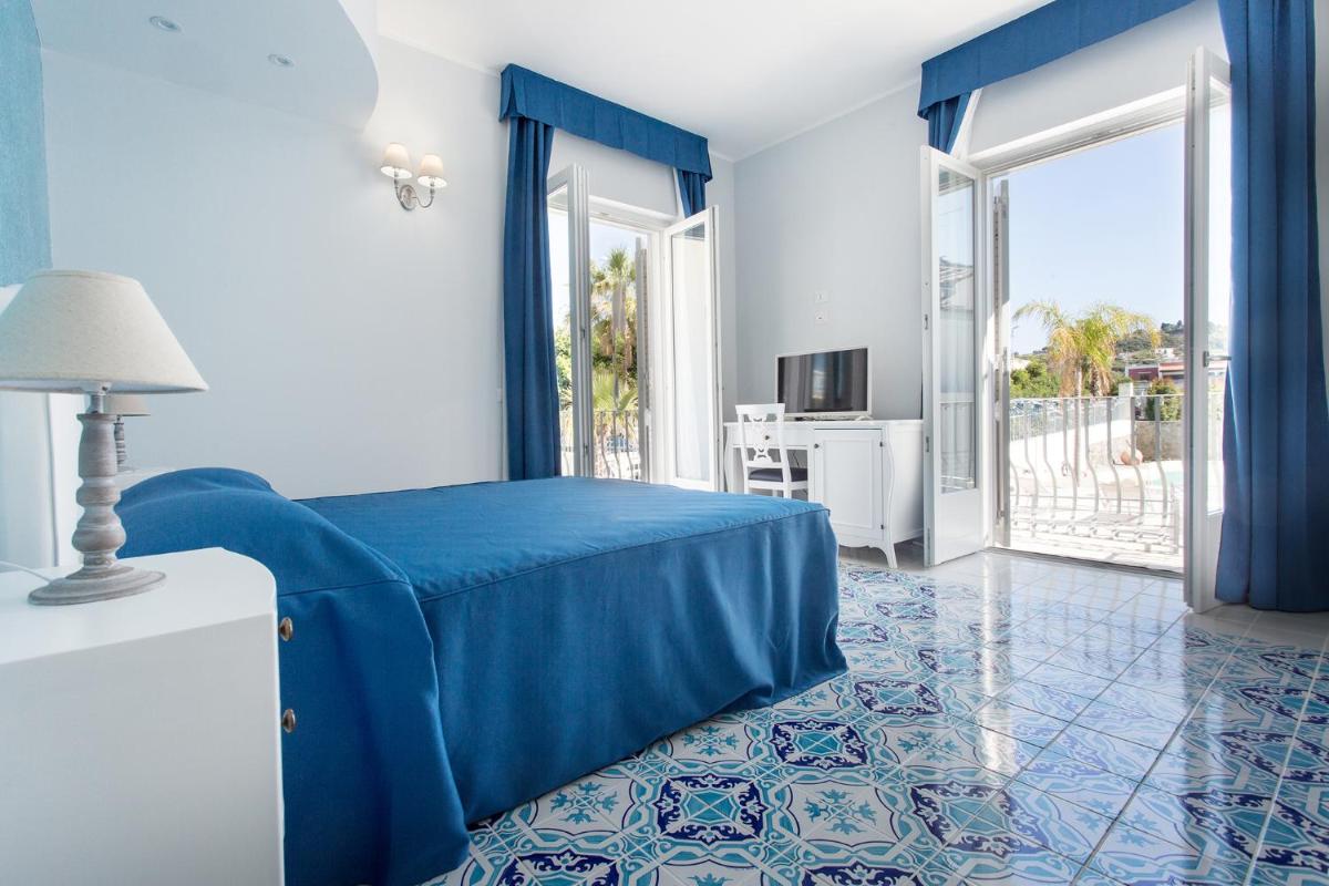 Odysseus Hotel