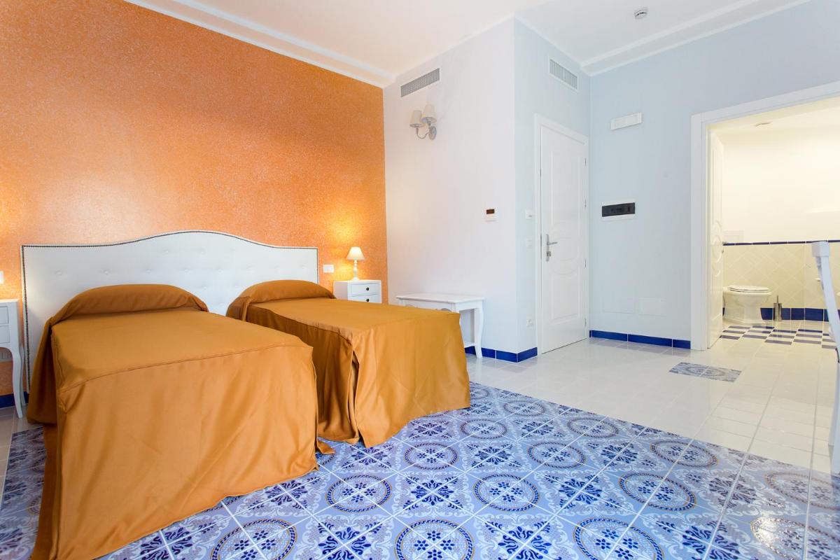 Odysseus Hotel