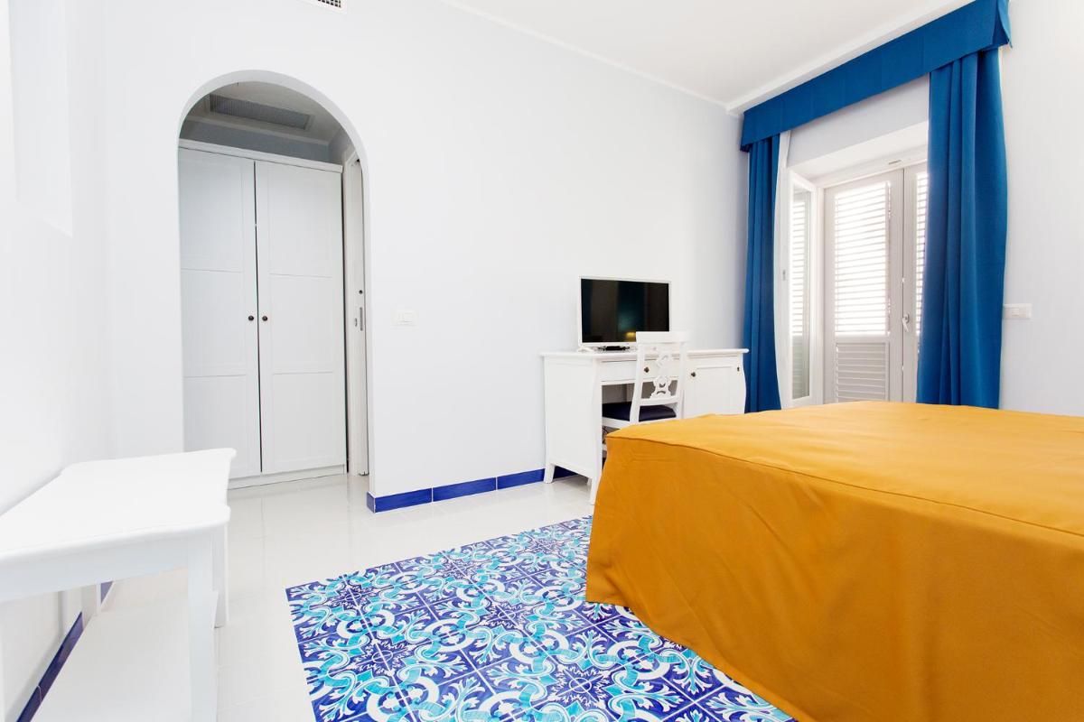 Odysseus Hotel