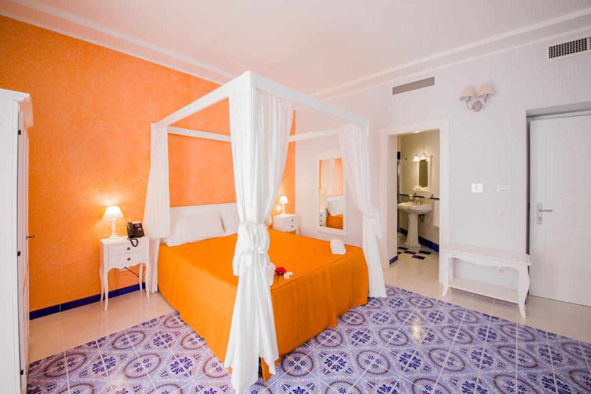 Odysseus Hotel