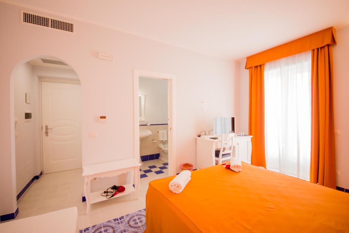 Odysseus Hotel