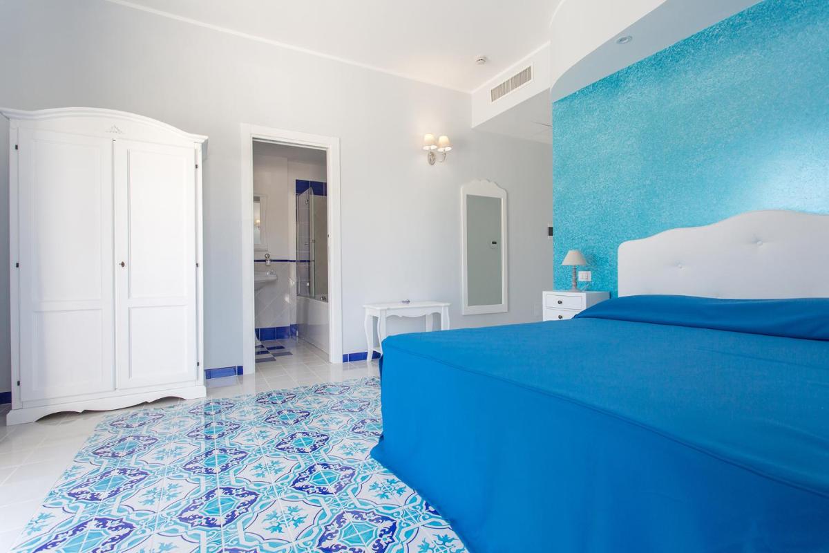 Odysseus Hotel
