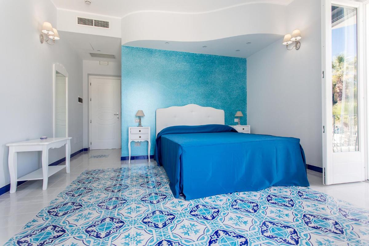 Odysseus Hotel