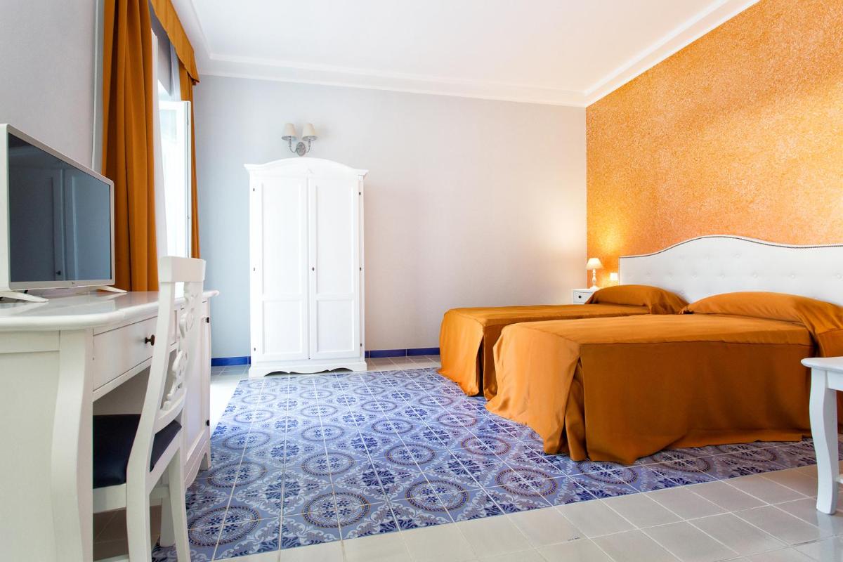 Odysseus Hotel