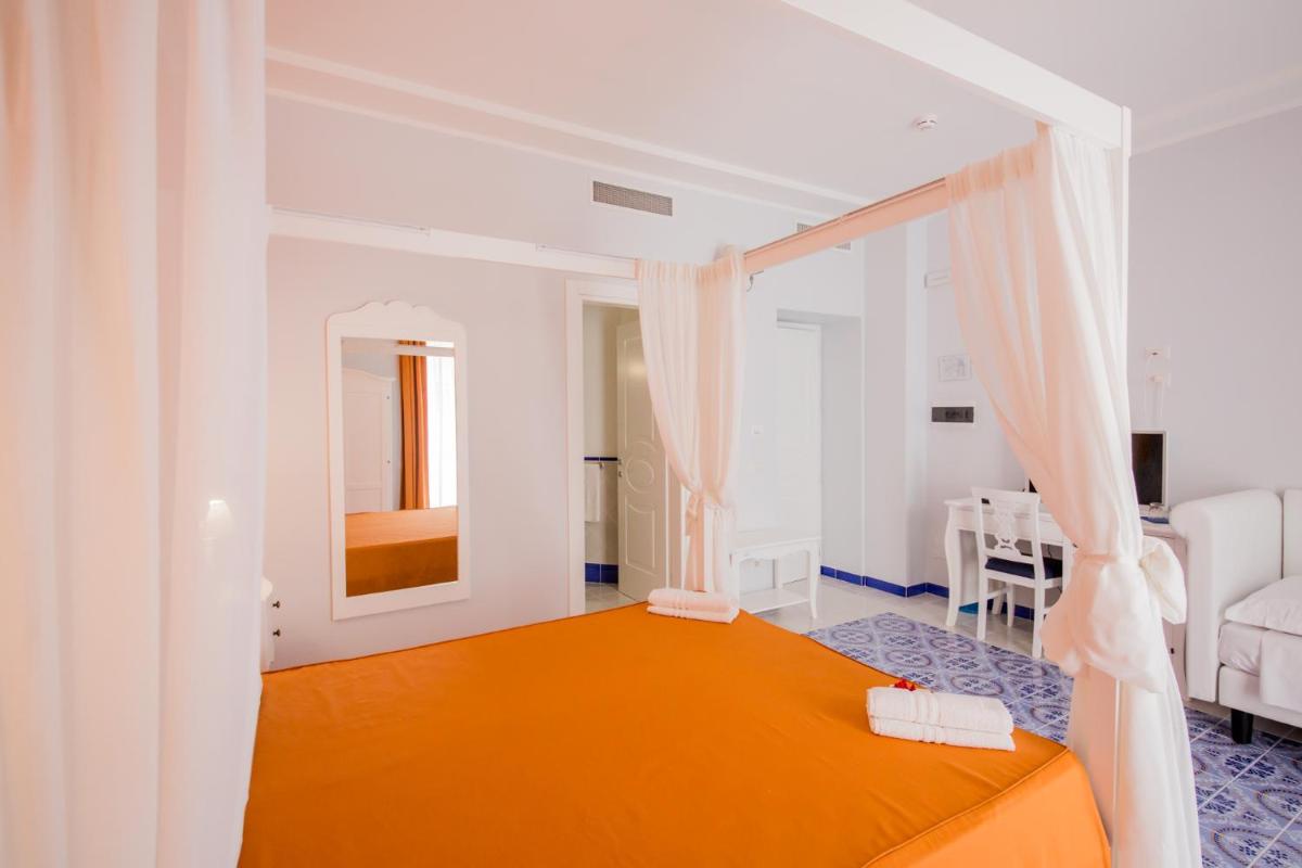 Odysseus Hotel