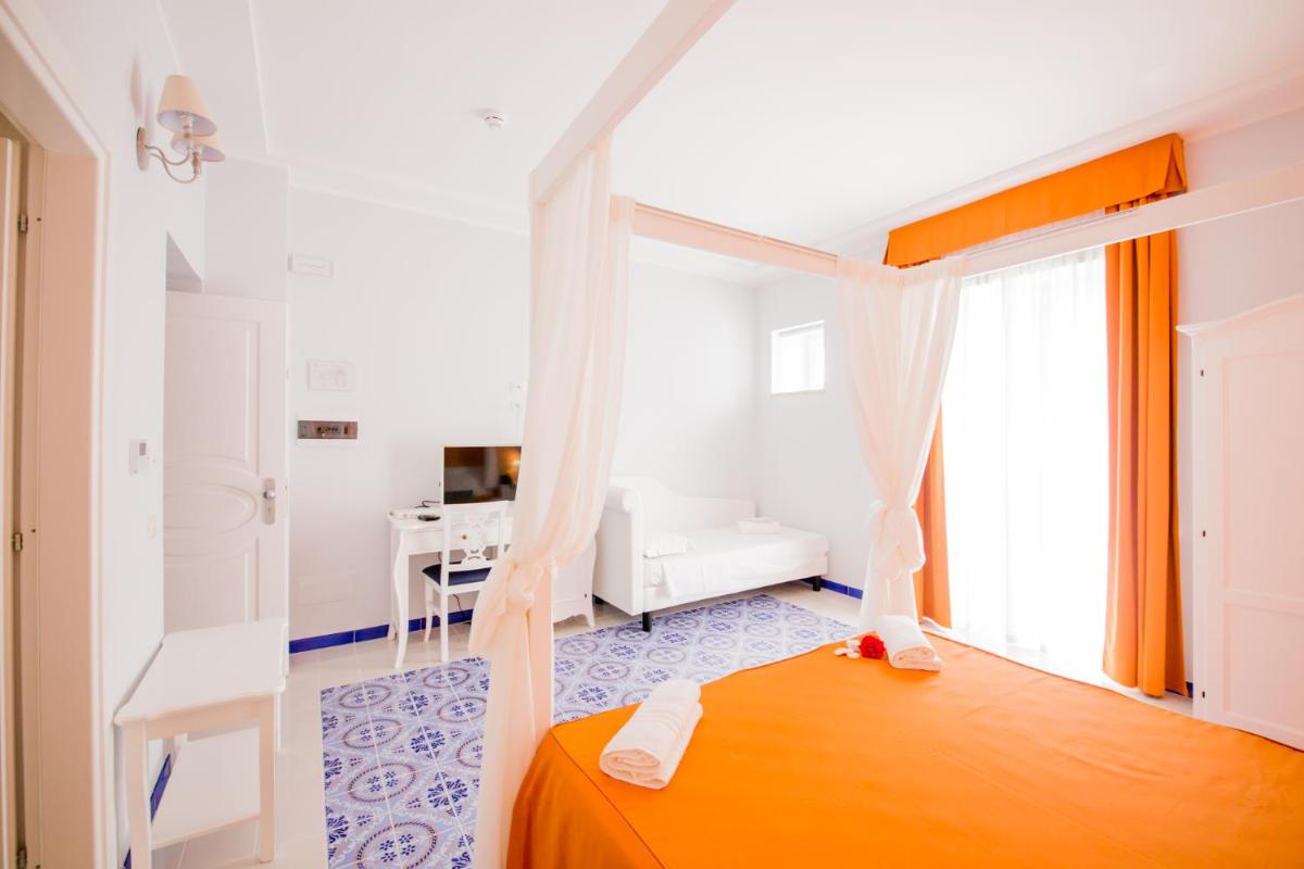 Odysseus Hotel