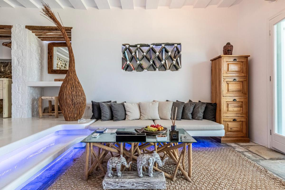 Onar Suites & Villas