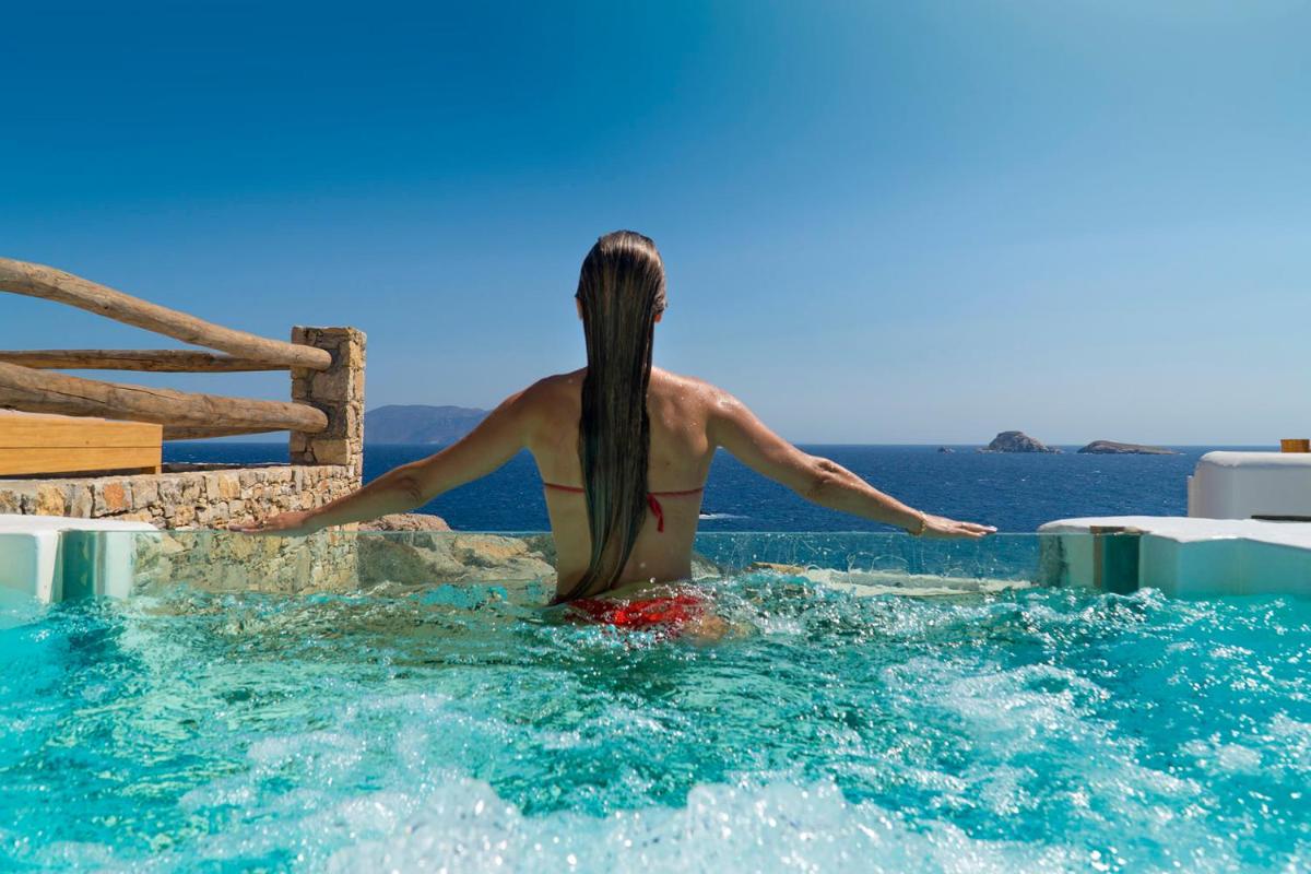 Onar Suites & Villas