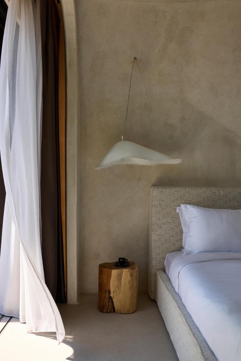 One of One Hotel