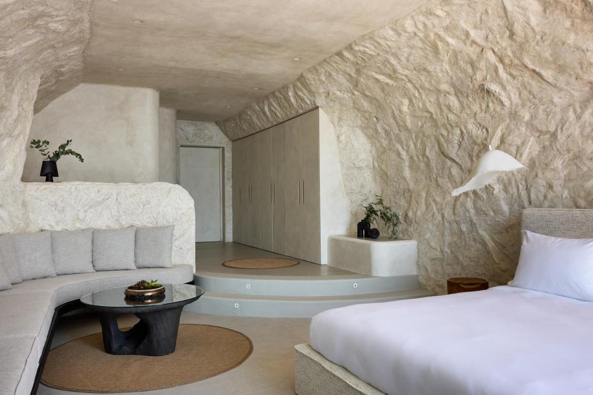 One of One Hotel