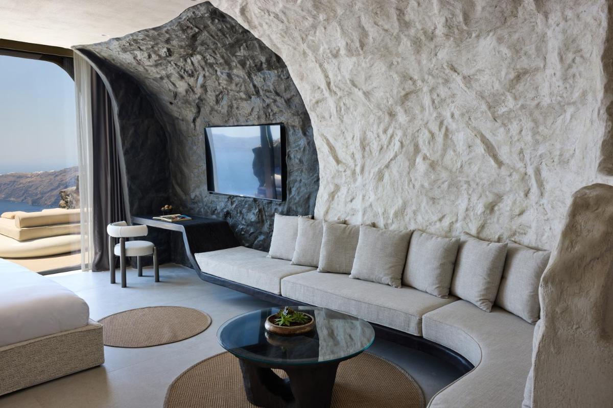 One of One Hotel
