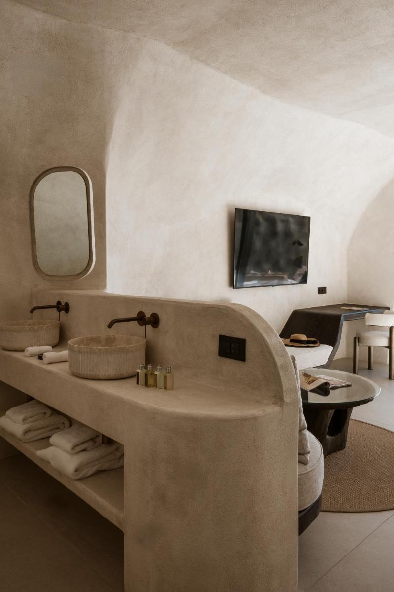 One of One Hotel