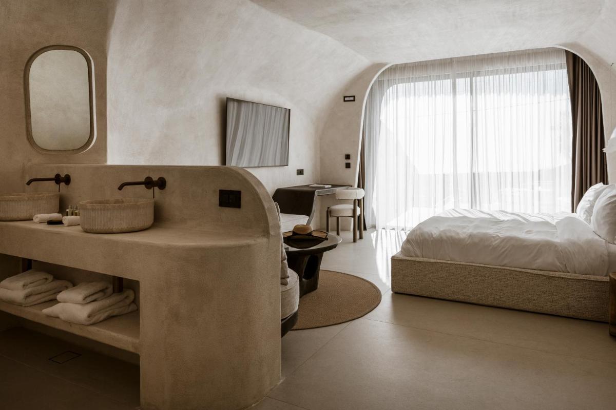 One of One Hotel