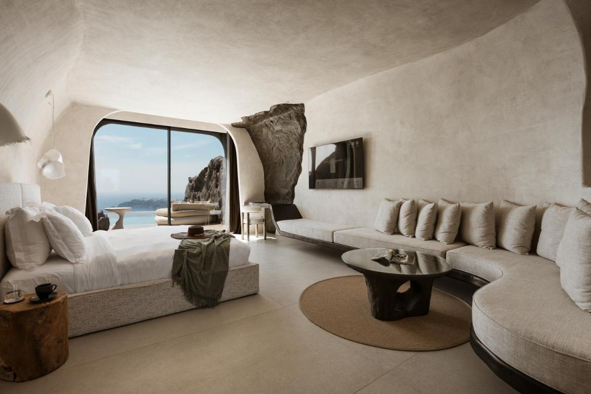 One of One Hotel