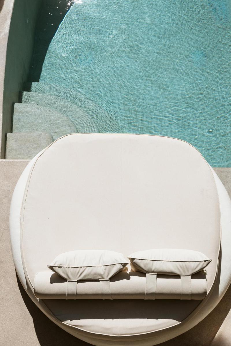 One of One Hotel