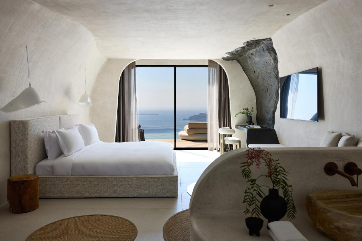 One of One Hotel