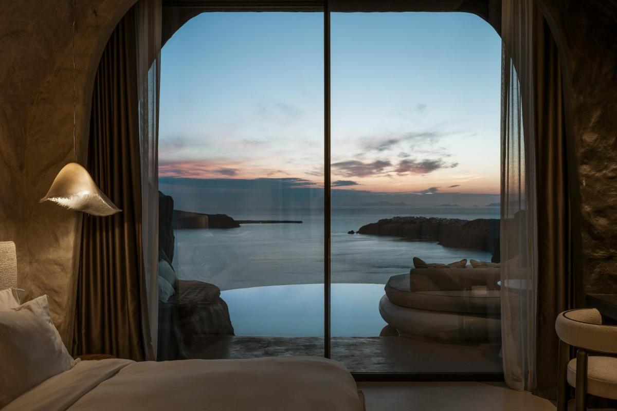 One of One Hotel