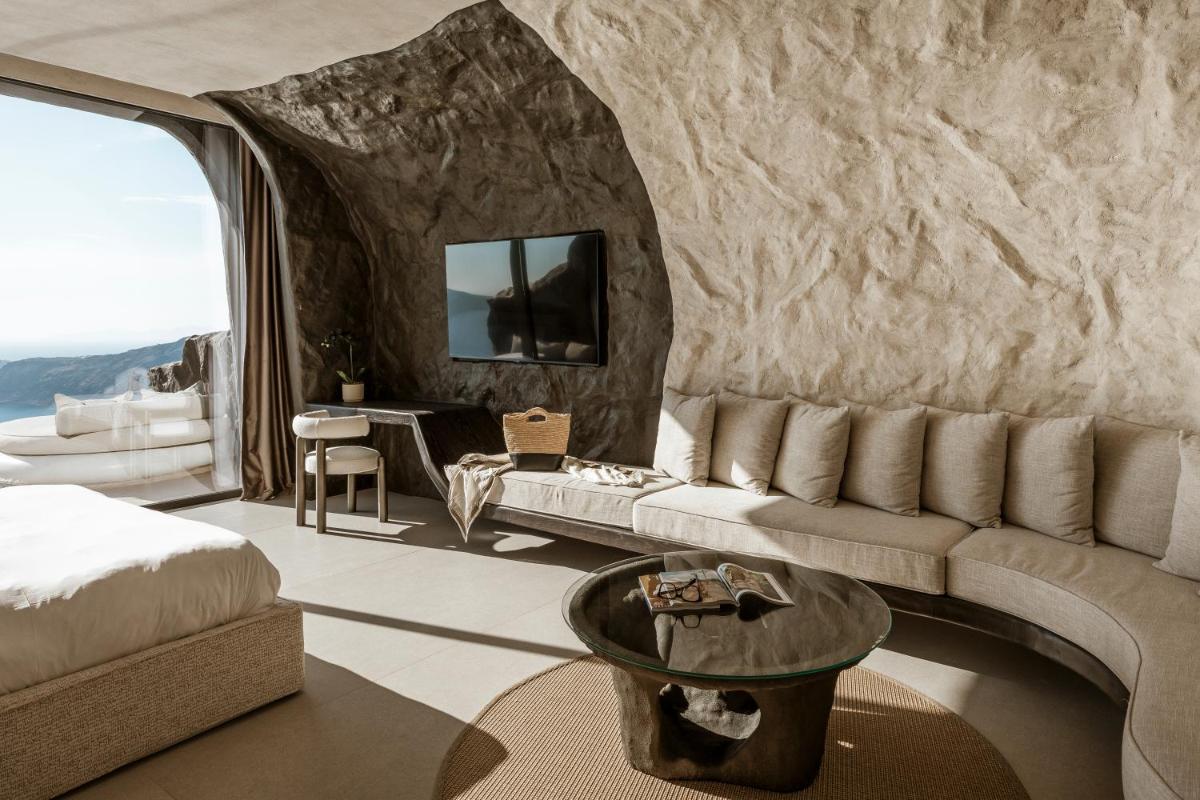One of One Hotel