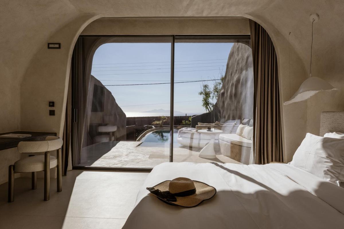 One of One Hotel