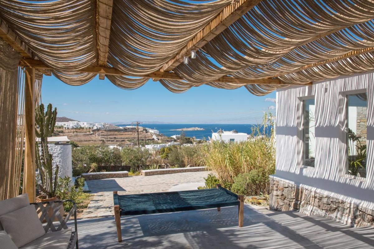 Ostraco Suites