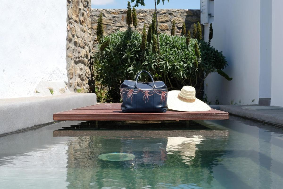 Ostraco Suites