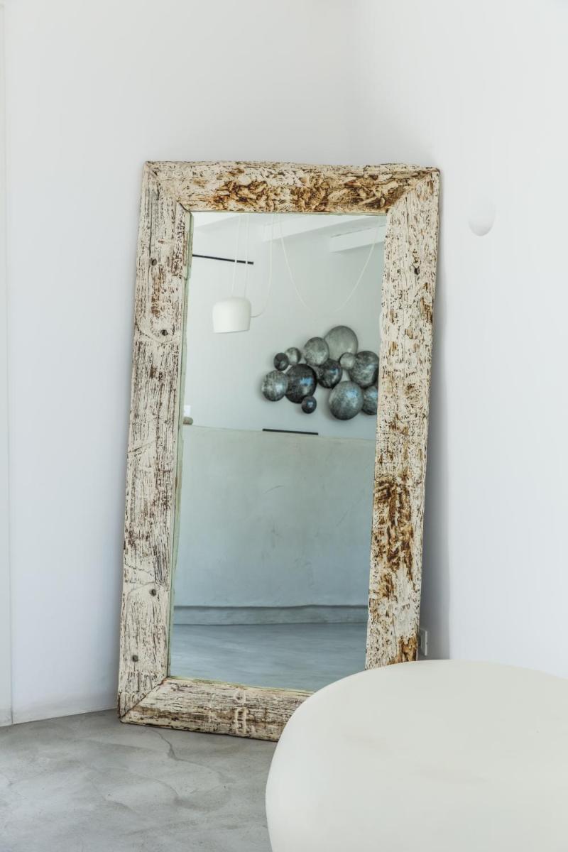 Ostraco Suites
