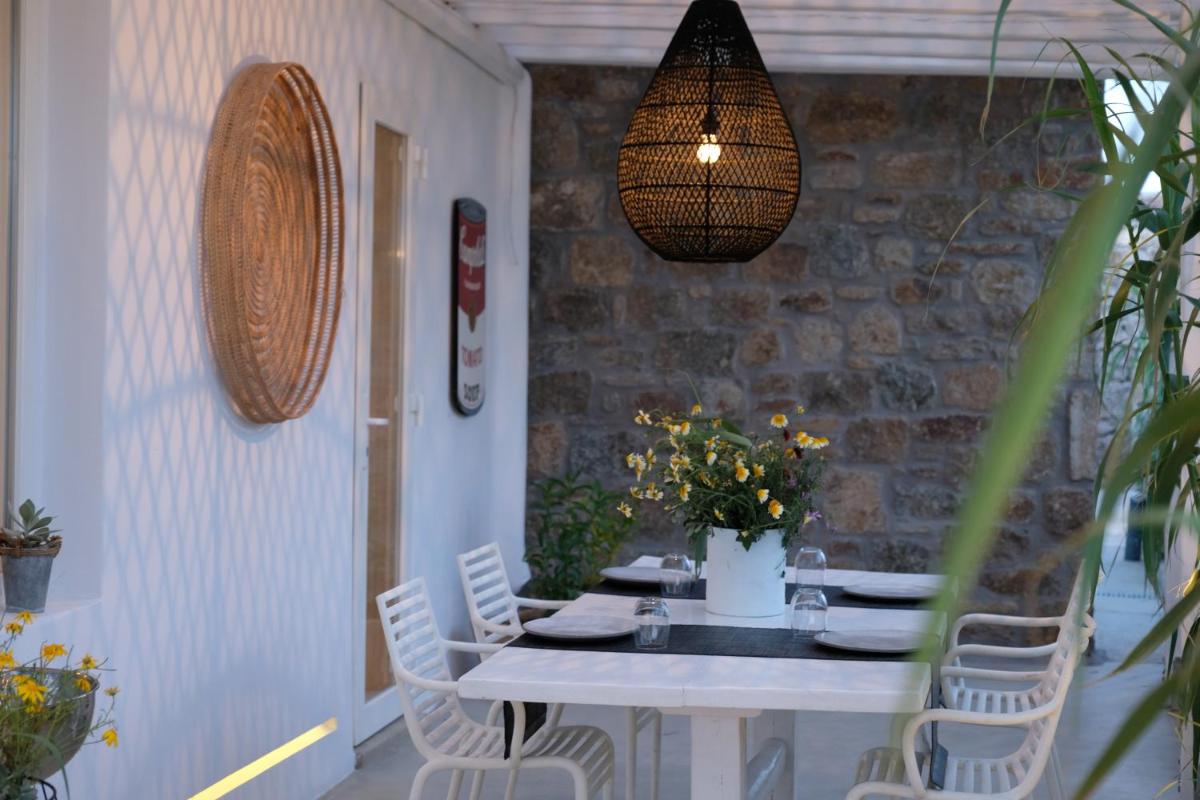 Ostraco Suites