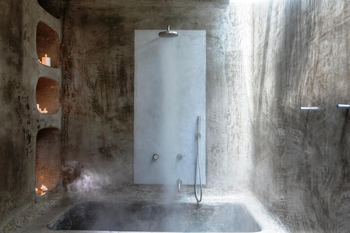 Ostraco Suites