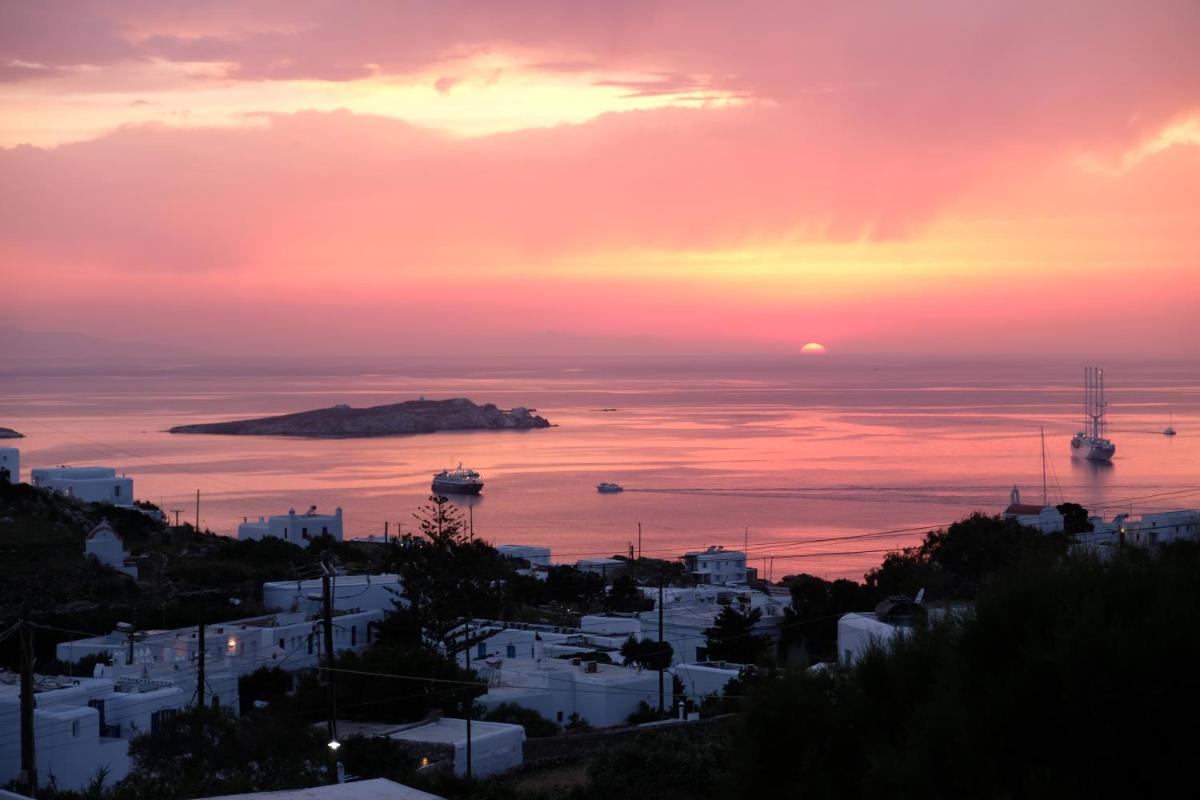 Ostraco Suites